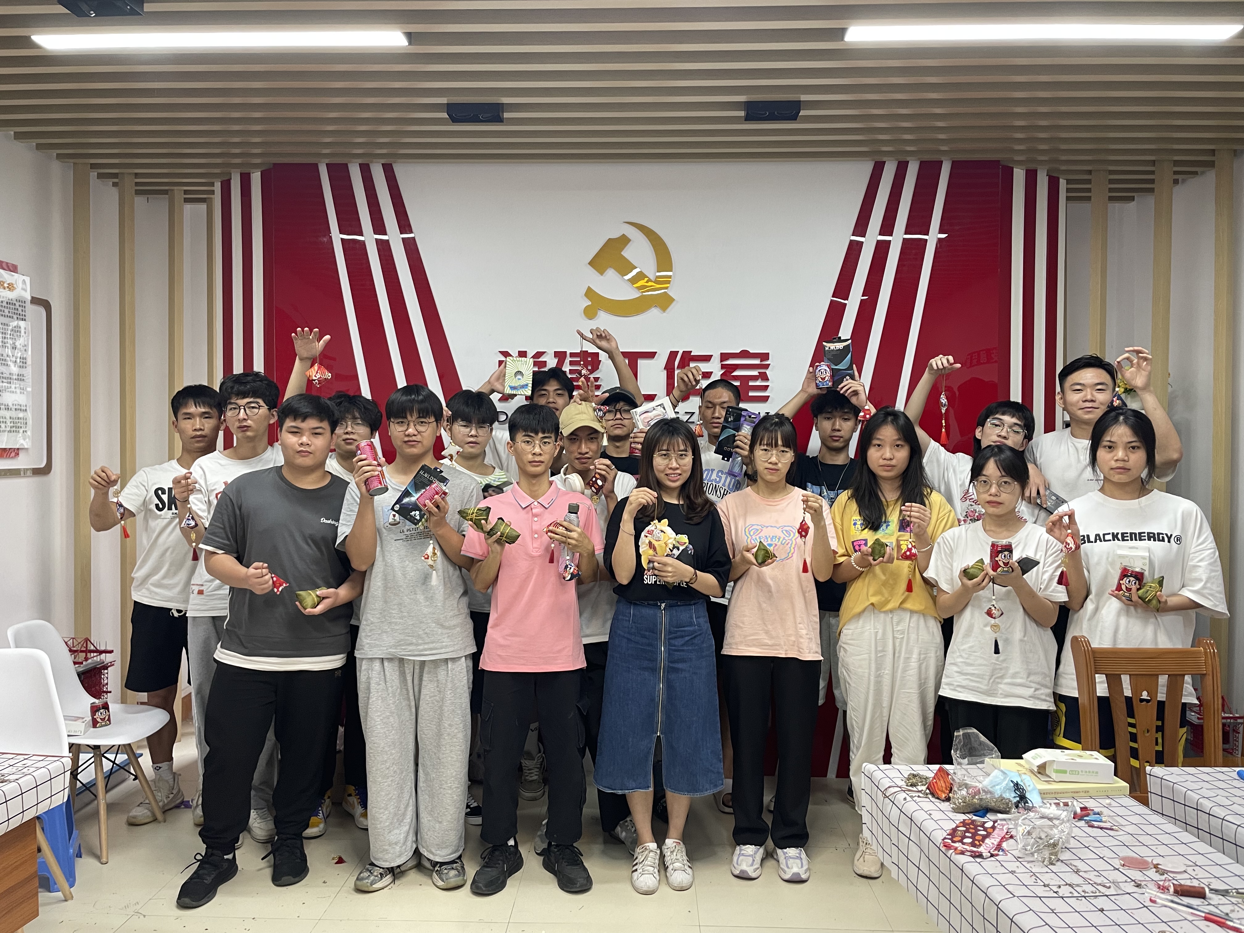 师生代表合影留念