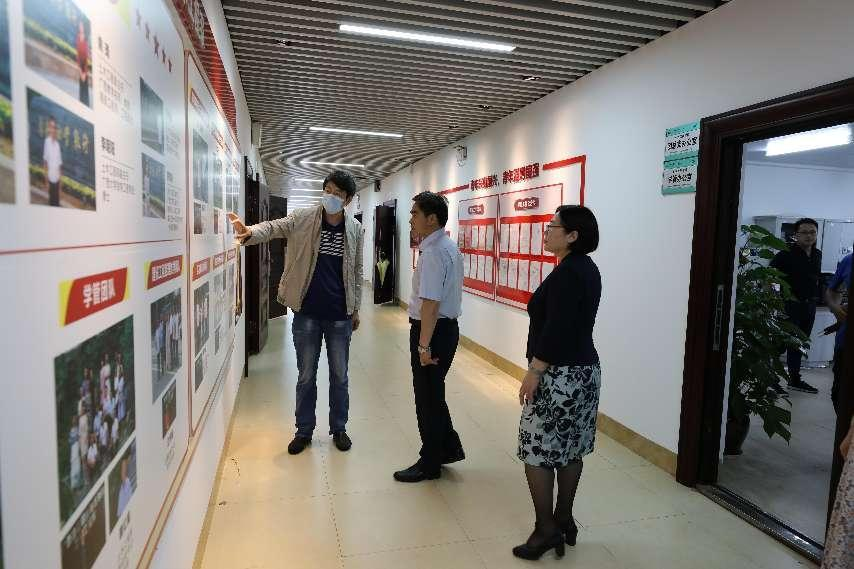 牙韩高书记一行参观伟德国际官网土木工程学院