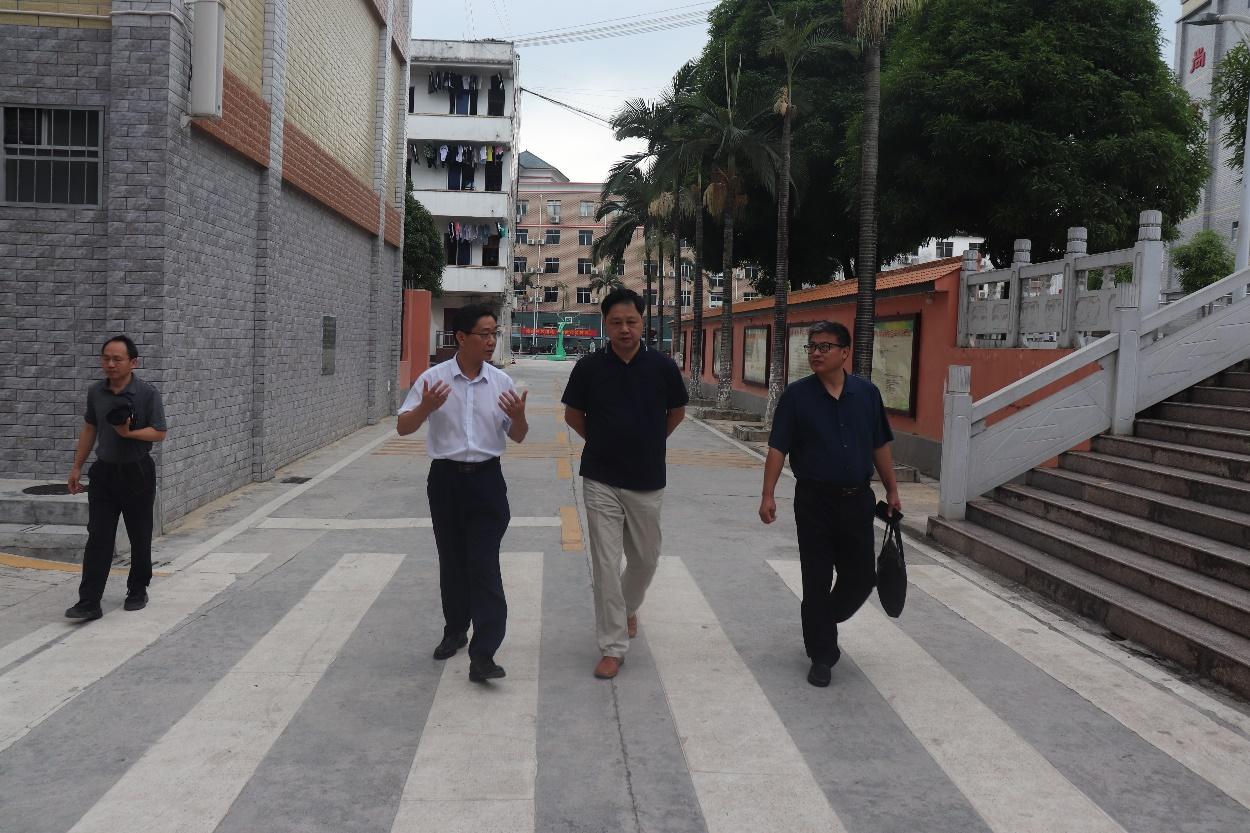 调研都安县职业教育中心