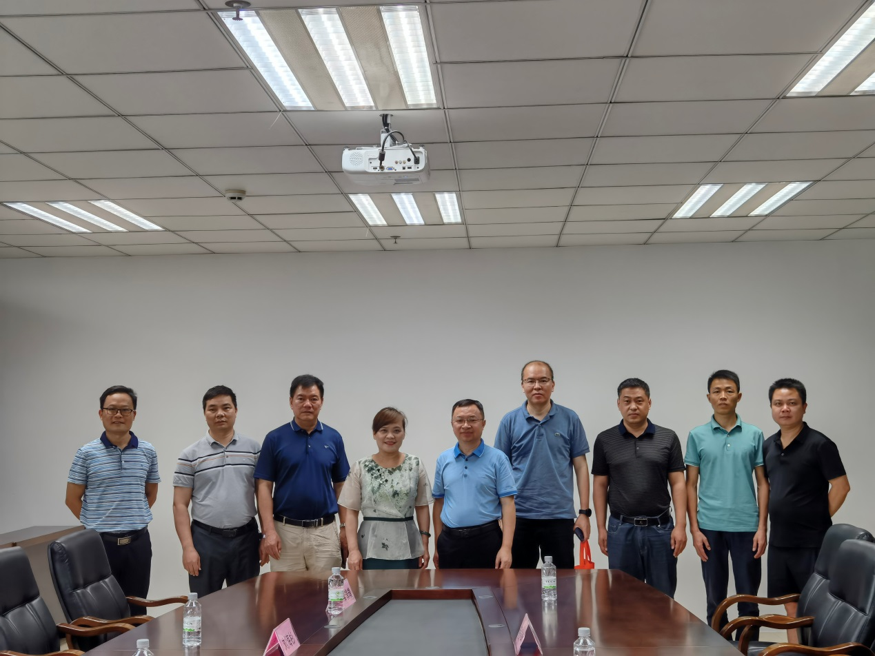 谢东副校长一行与广西壮族自治区建筑工程质量检测中心领导合影