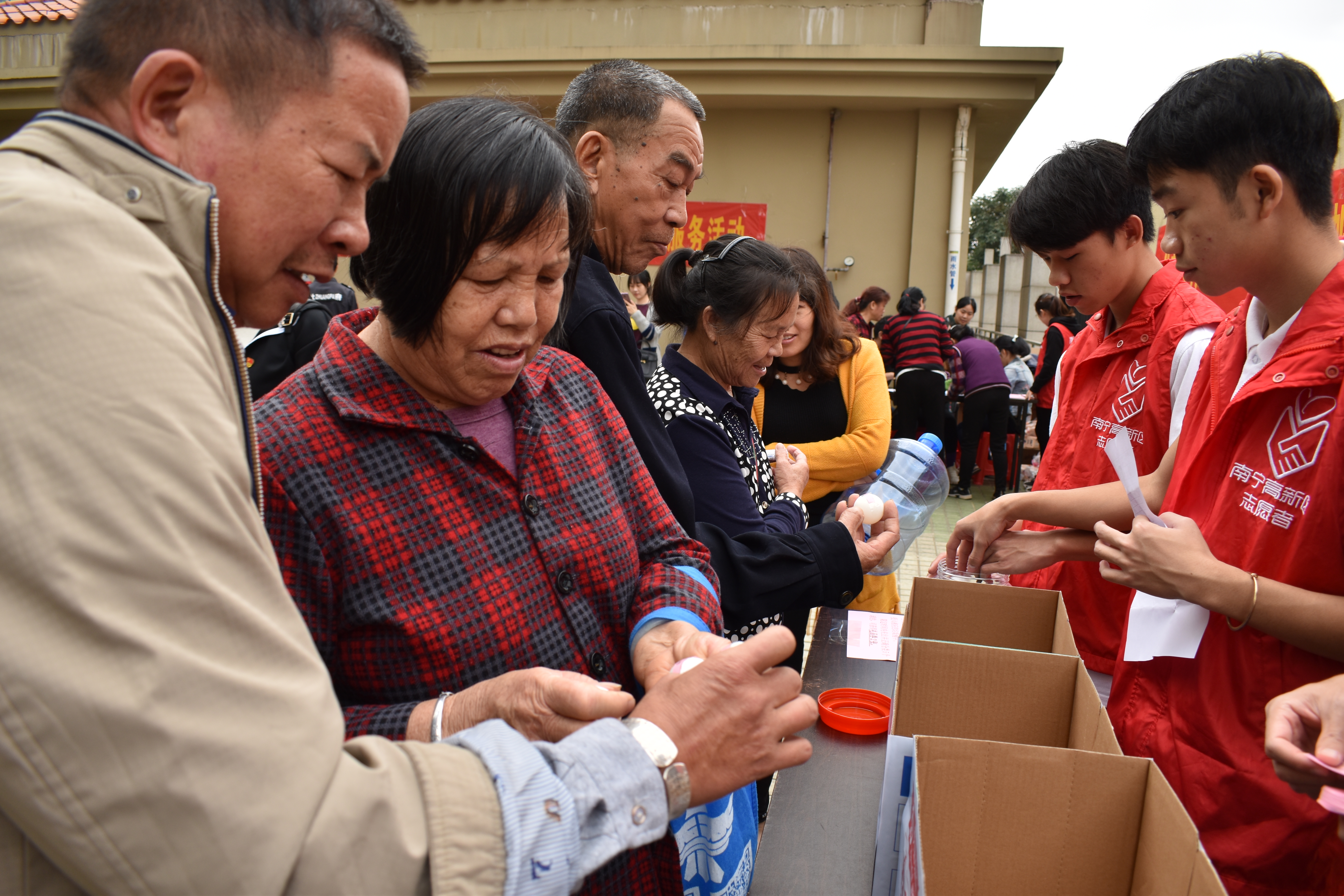 “垃圾分类科普知识”趣味游戏二