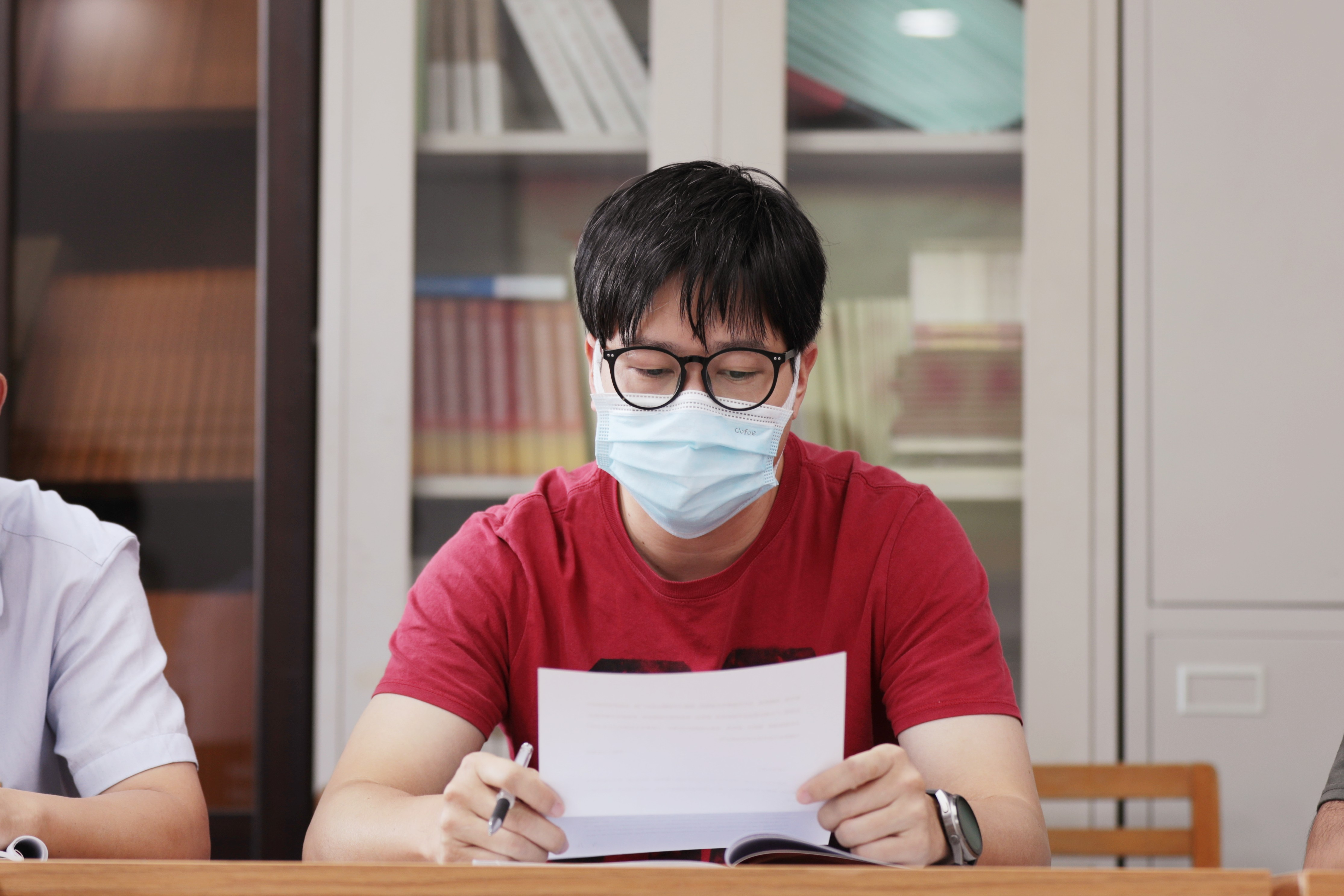 黄金同志作交流发言